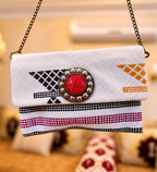 Sac à main marocain artisanal avec chaîne