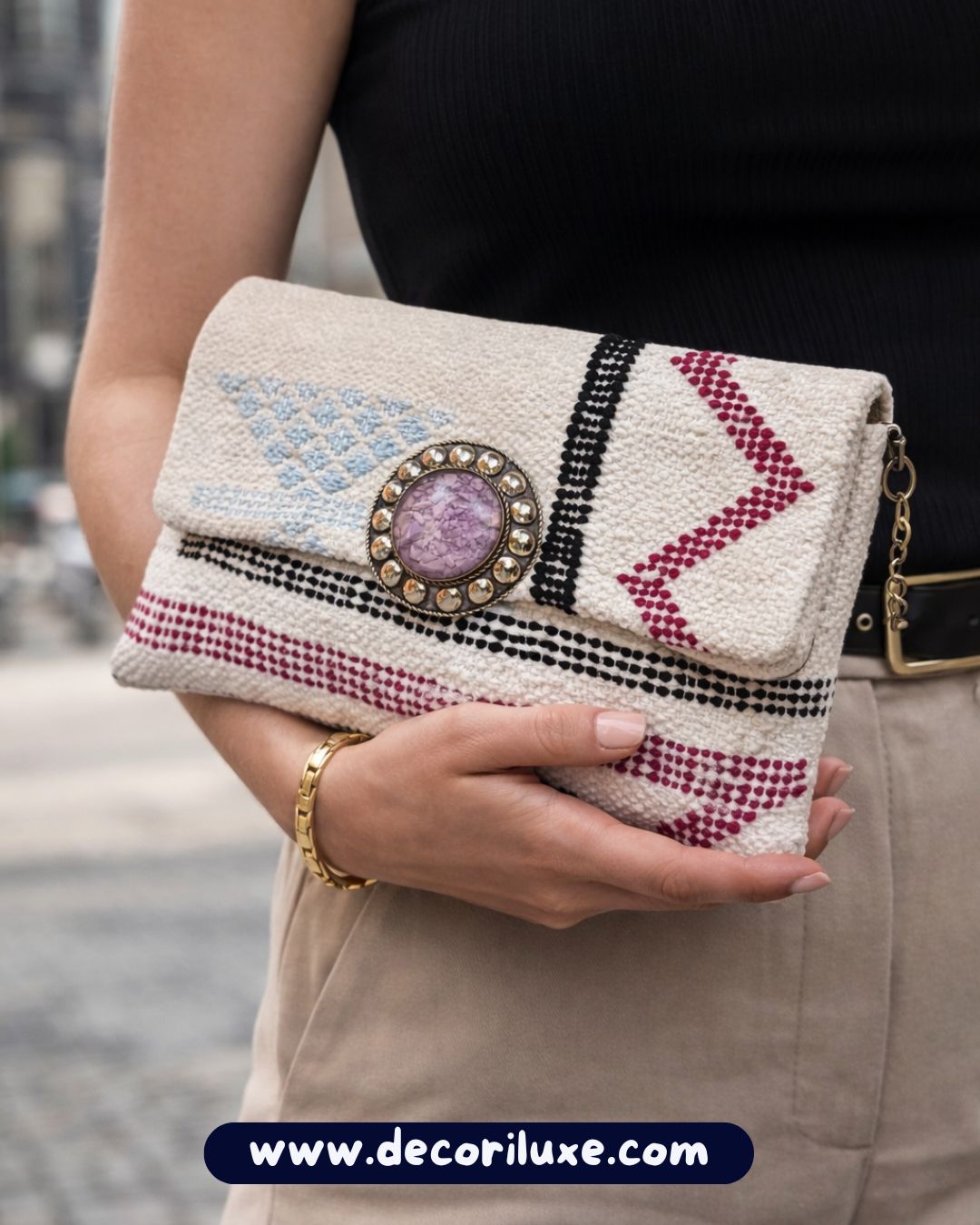 Pochette marocaine brodée avec chaîne
