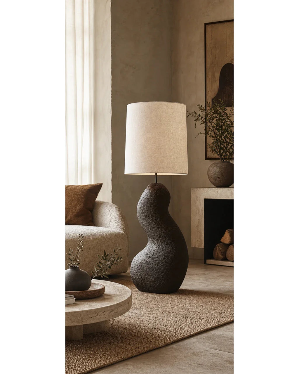 Lampadaire Solen dans un salon contemporain