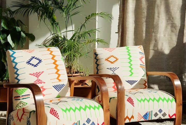 Fauteuils Marocains Artisanaux – Motifs Berbères Multicolores